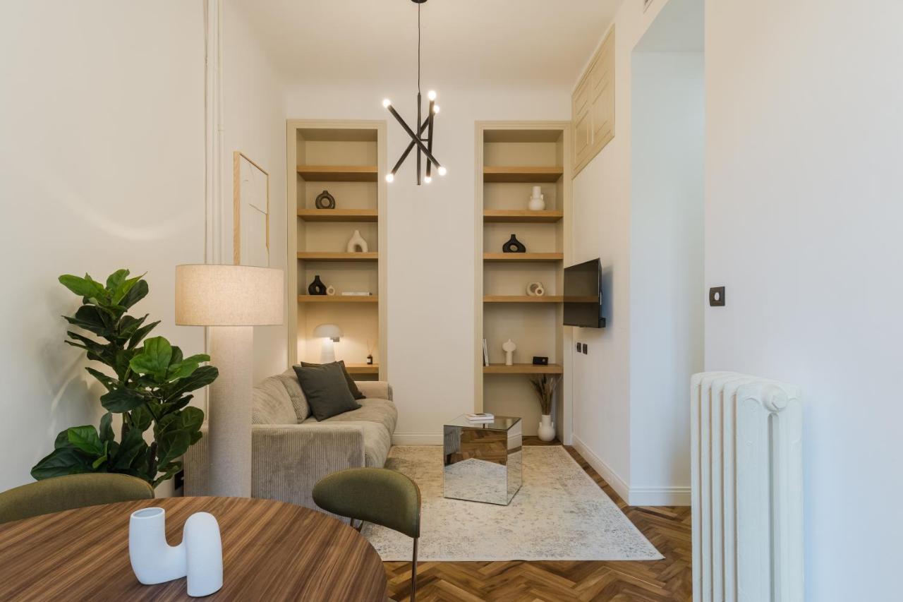 Casa Unica Milano - Elegant Apartment With Balcony - Centrale 1 Esterno foto