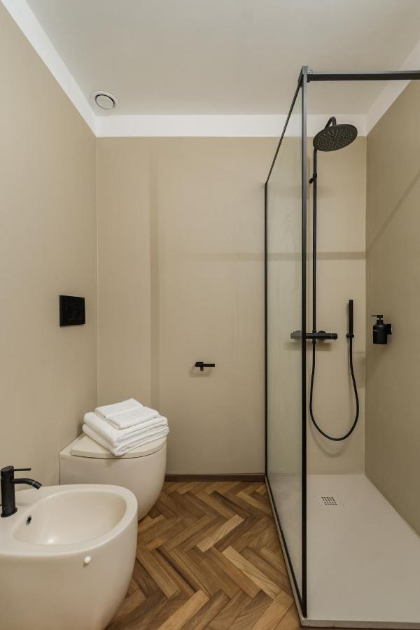 Casa Unica Milano - Elegant Apartment With Balcony - Centrale 1 Esterno foto